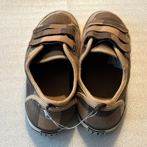 Gap Plaid Canvas Sneakers Kids Size 6 Brown Beige color Velcro closing NWOT - Picture 2 of 6